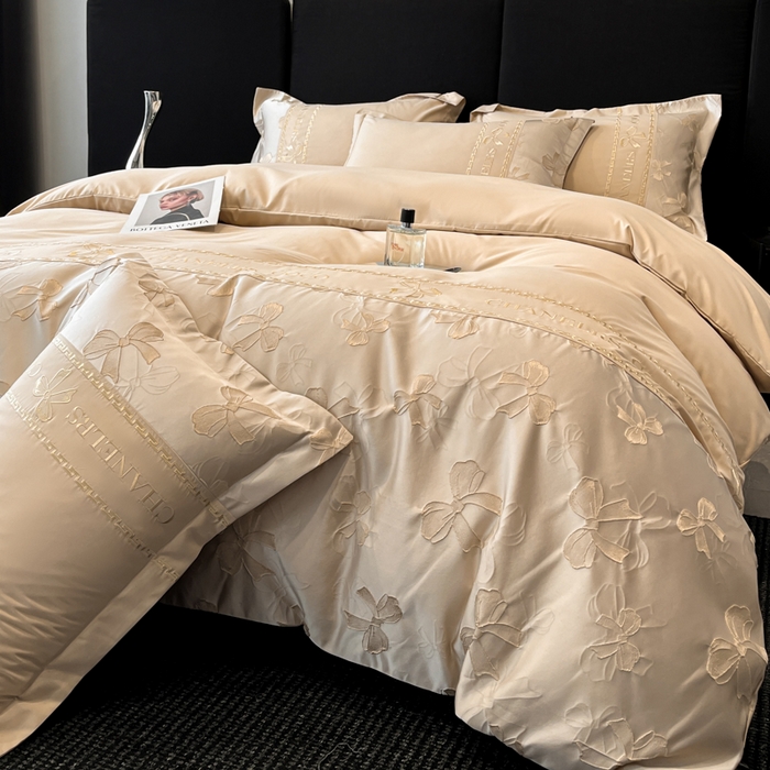 91家纺网 家纺一手货源 找家纺 （总）千希家纺 2025新款彩金浮雕四件套-简奢系列