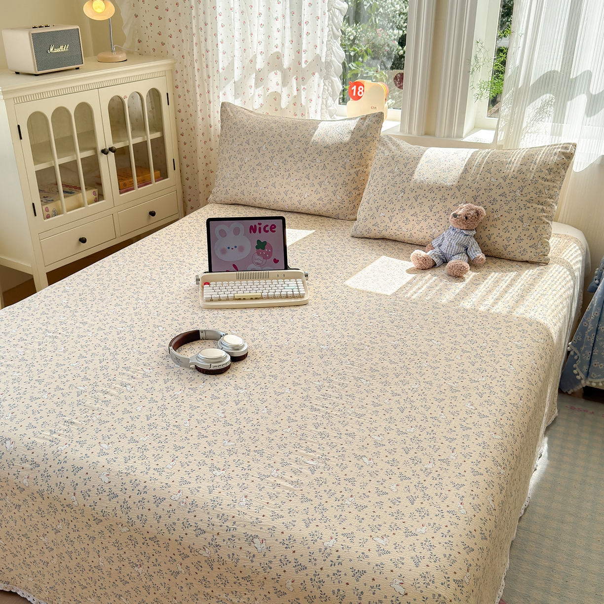 91家纺网 家纺一手货源 找家纺 沐芷 2025 A类双层纱花边床单单件 单人双人床单三件套 花园兔