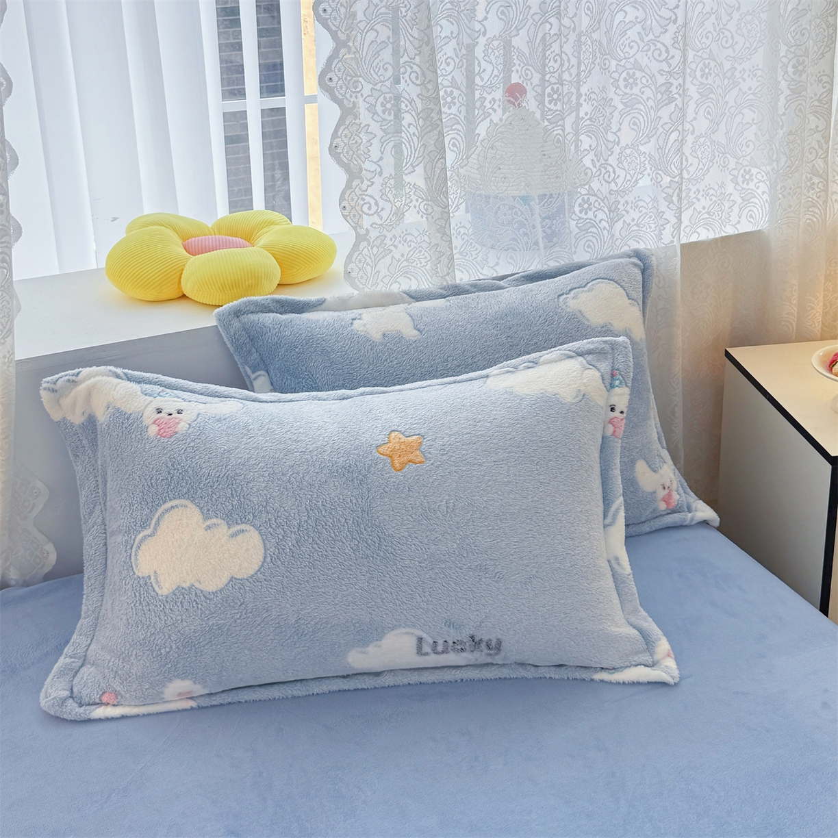 91家纺网 家纺一手货源 找家纺 曼町家居 2025新款雪花绒四件套 蓝色大耳狗