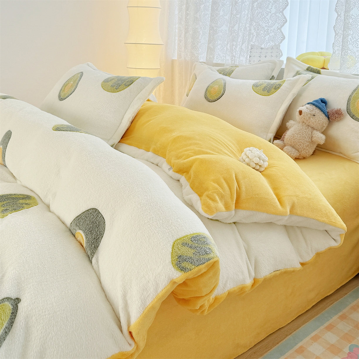 91家纺网 家纺一手货源 找家纺 曼町家居 2025新款雪花绒四件套 牛油果