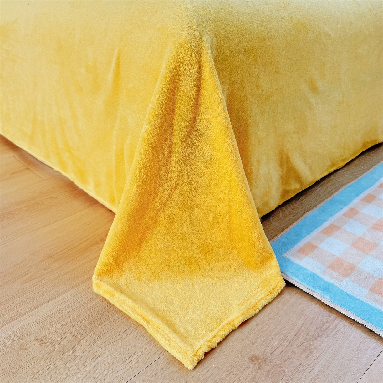 91家纺网 家纺一手货源 找家纺 曼町家居 2025新款雪花绒四件套 牛油果