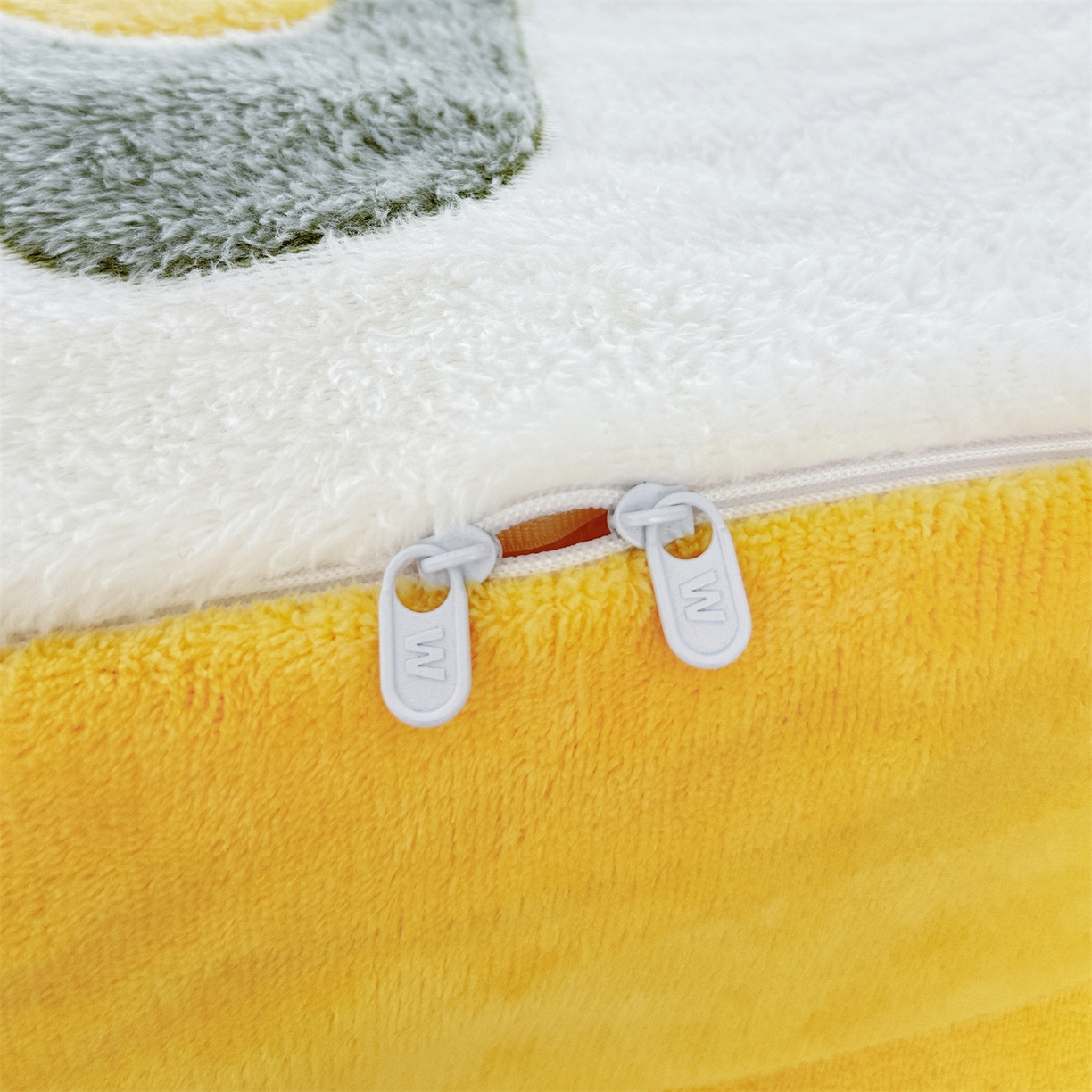 91家纺网 家纺一手货源 找家纺 曼町家居 2025新款雪花绒四件套 牛油果