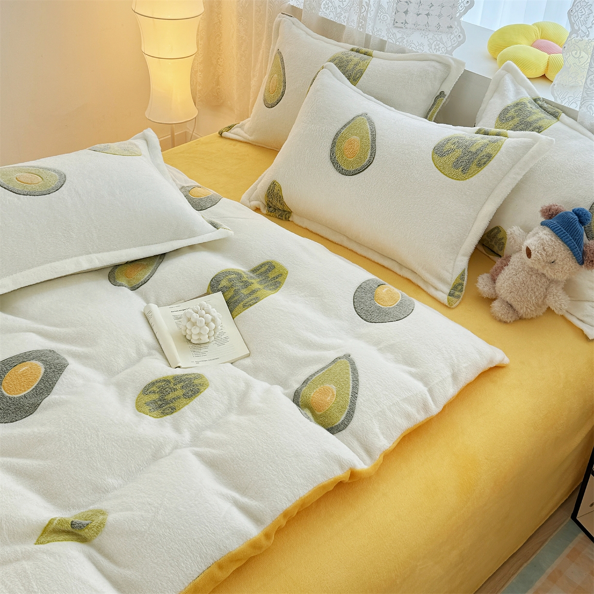 91家纺网 家纺一手货源 找家纺 曼町家居 2025新款雪花绒四件套 牛油果