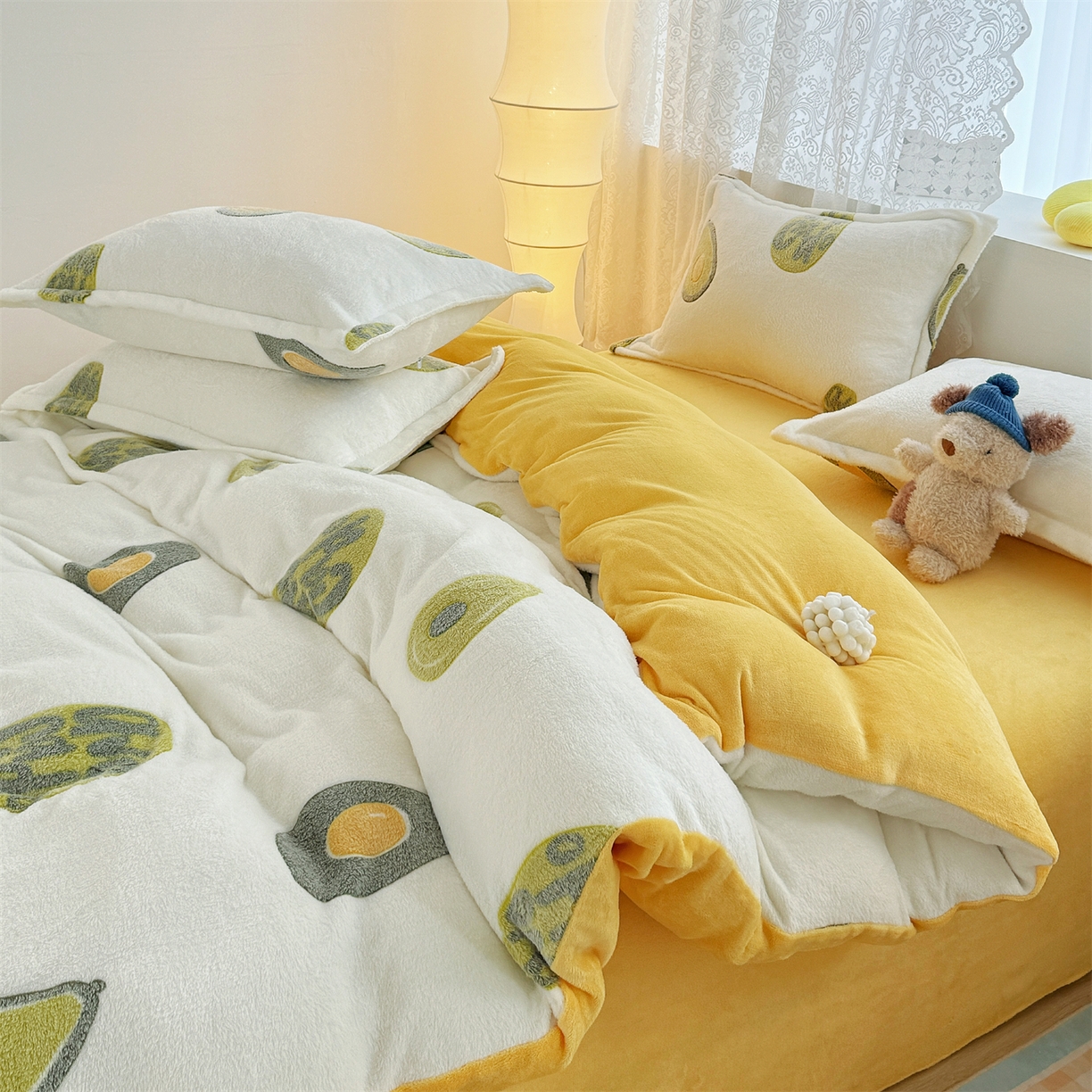 91家纺网 家纺一手货源 找家纺 曼町家居 2025新款雪花绒四件套 牛油果