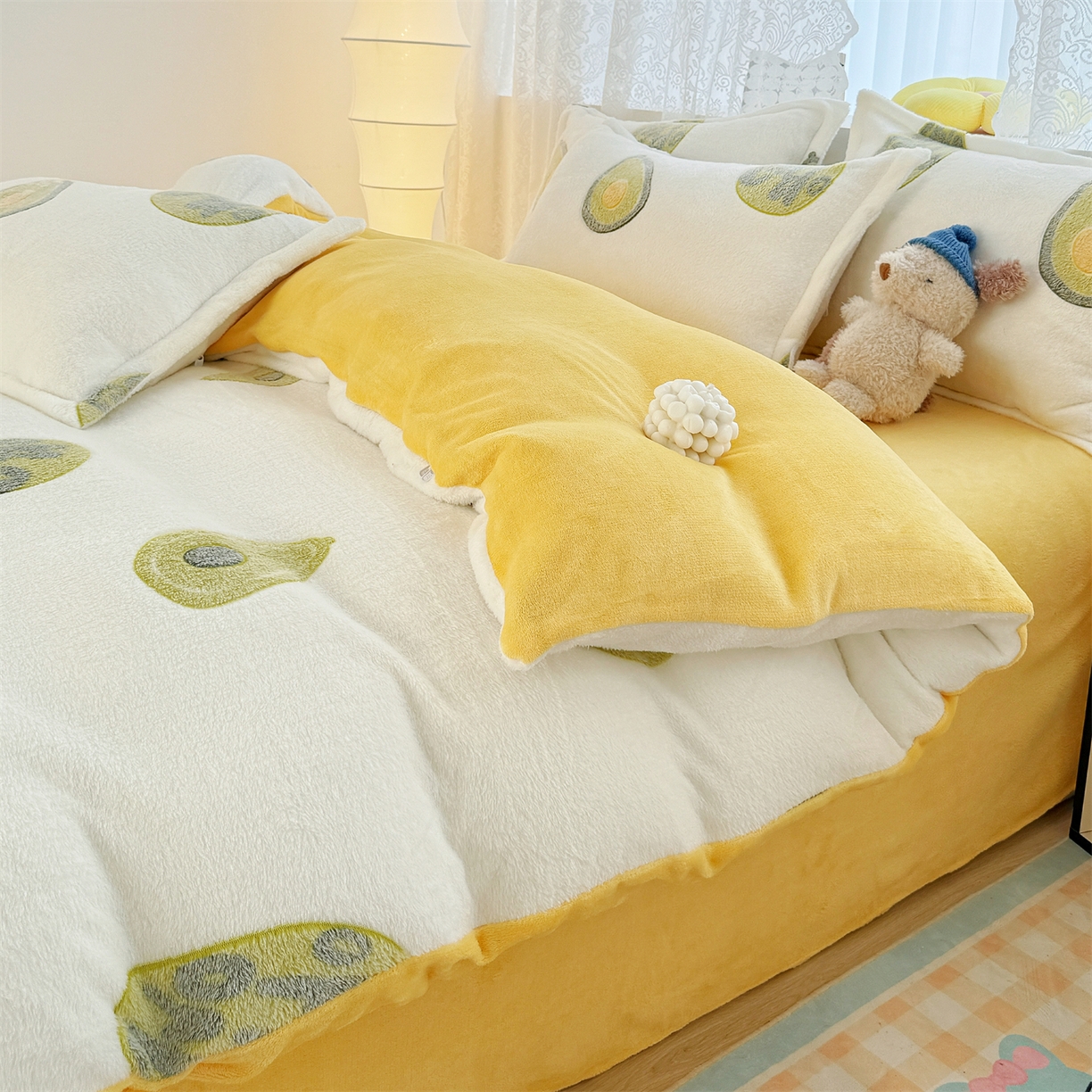 91家纺网 家纺一手货源 找家纺 曼町家居 2025新款雪花绒四件套 牛油果