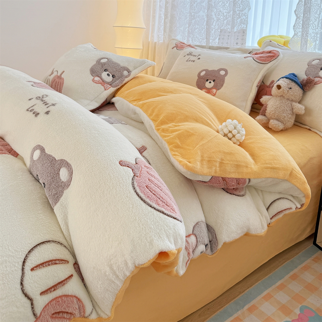 91家纺网 家纺一手货源 找家纺 曼町家居 2025新款雪花绒四件套 绅士派对