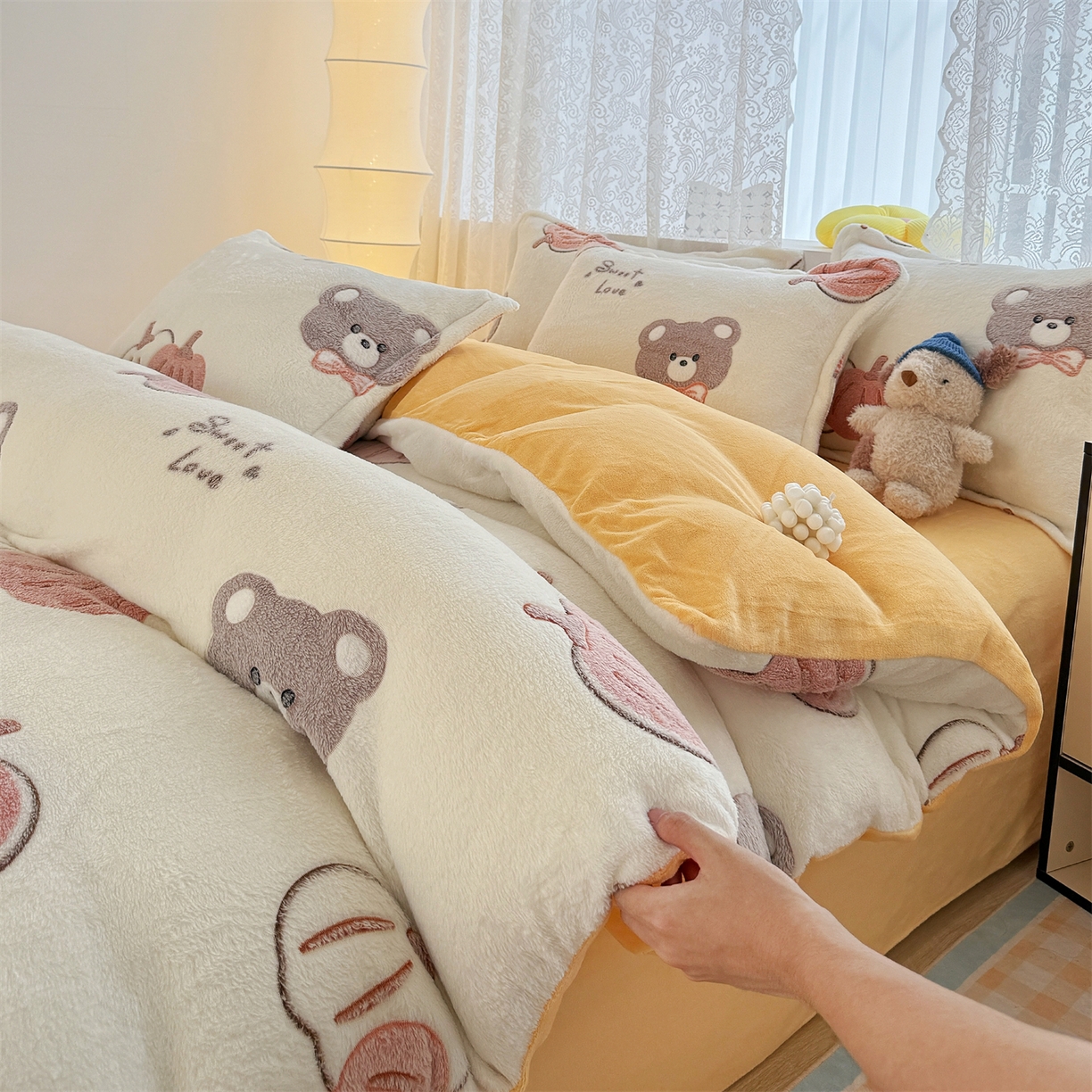 91家纺网 家纺一手货源 找家纺 曼町家居 2025新款雪花绒四件套 绅士派对