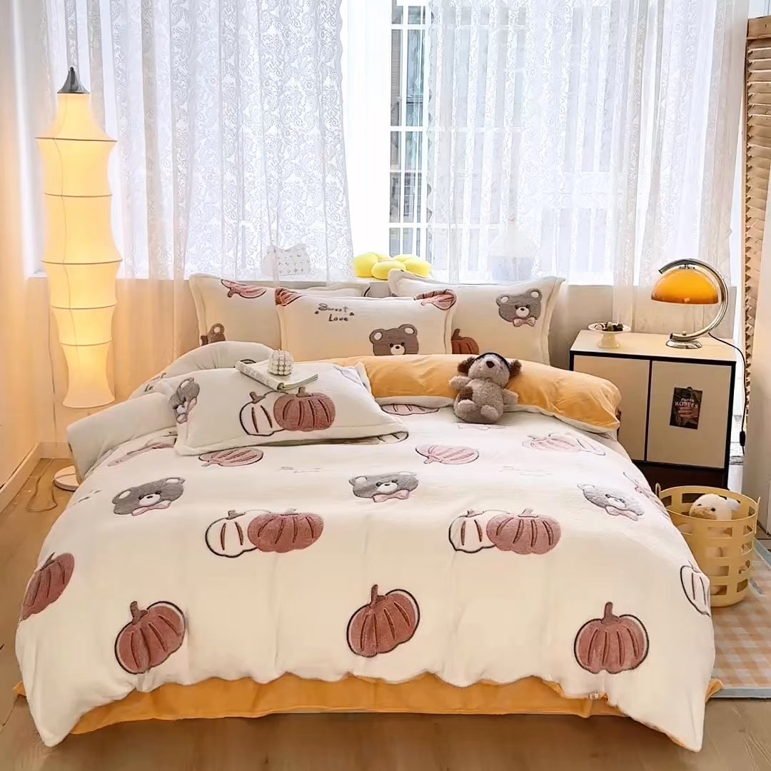 91家纺网 家纺一手货源 找家纺 曼町家居 2025新款雪花绒四件套 绅士派对