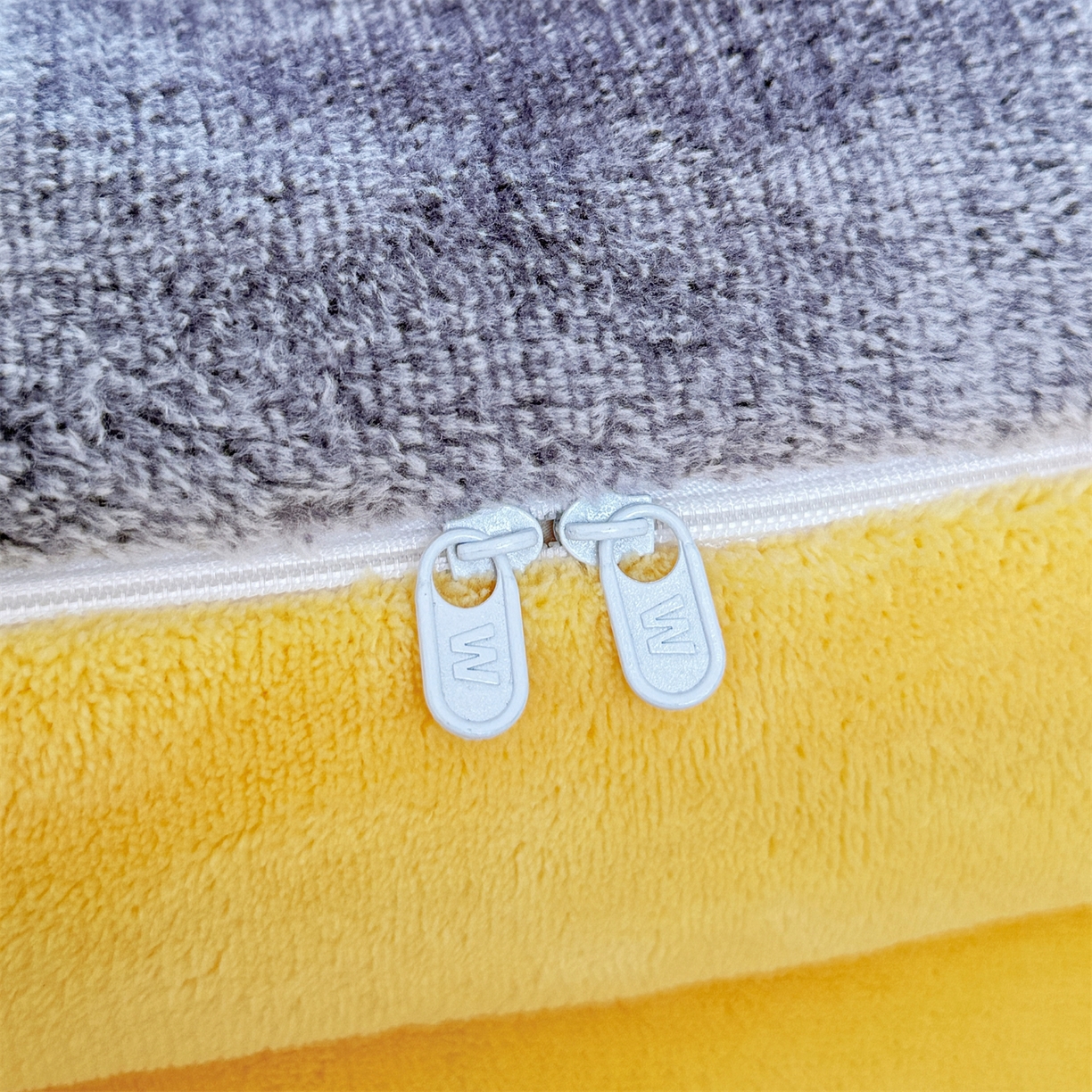 91家纺网 家纺一手货源 找家纺 曼町家居 2025新款雪花绒四件套 时空序曲