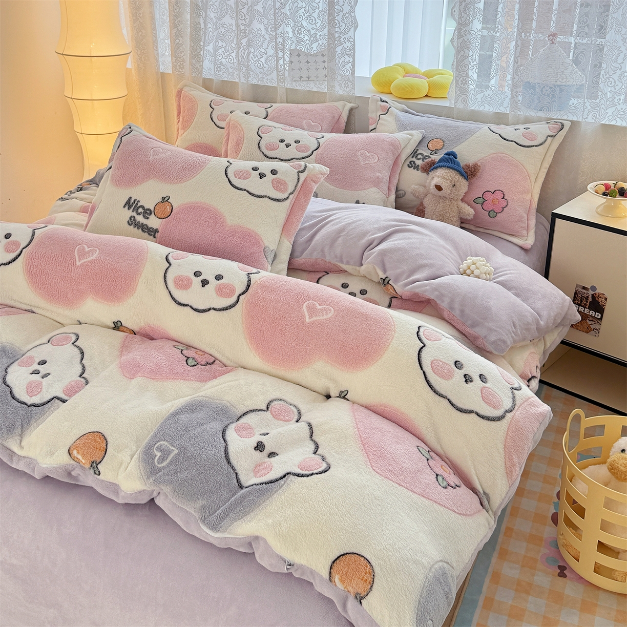 91家纺网 家纺一手货源 找家纺 曼町家居 2025新款雪花绒四件套 甜蜜小熊