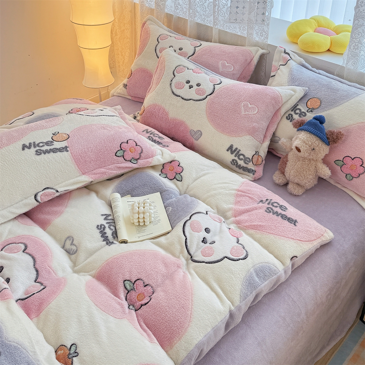 91家纺网 家纺一手货源 找家纺 曼町家居 2025新款雪花绒四件套 甜蜜小熊