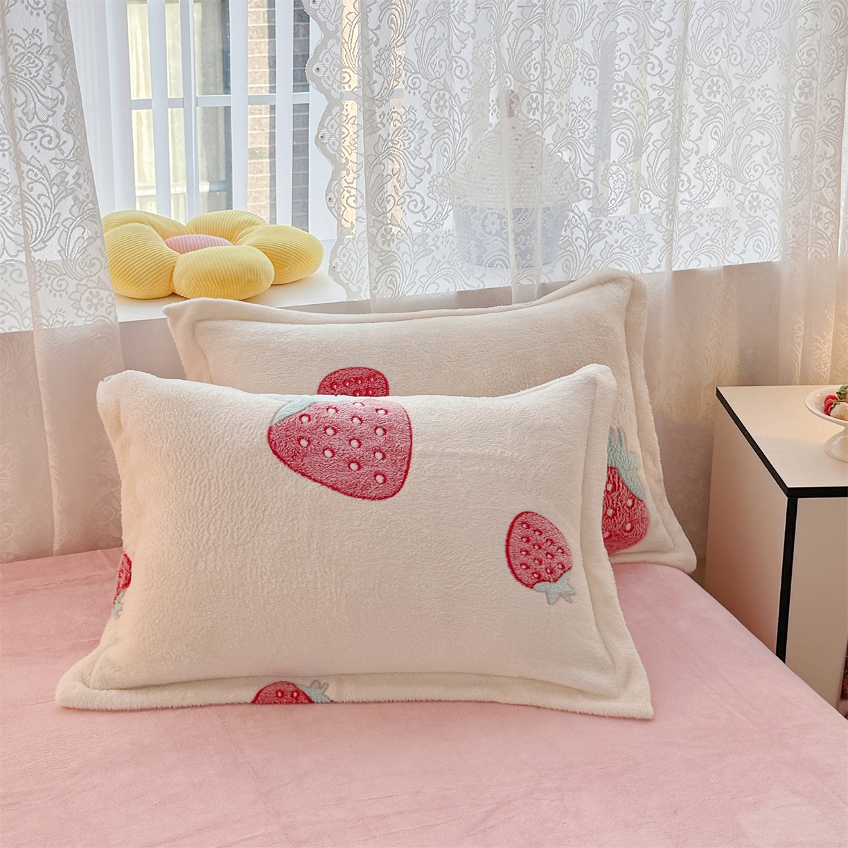 91家纺网 家纺一手货源 找家纺 曼町家居 2025新款雪花绒四件套 甜心草莓