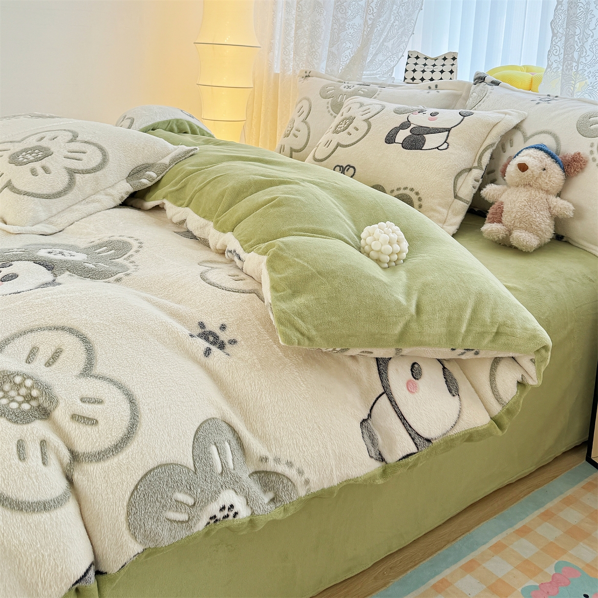 91家纺网 家纺一手货源 找家纺 曼町家居 2025新款雪花绒四件套 熊猫宝贝