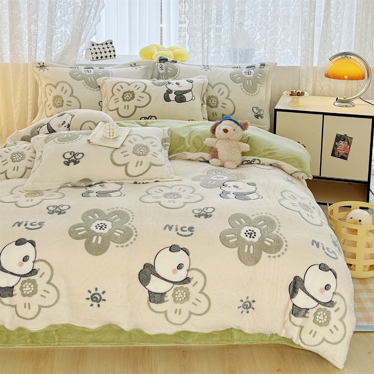 91家纺网 家纺一手货源 找家纺 曼町家居 2025新款雪花绒四件套 熊猫宝贝