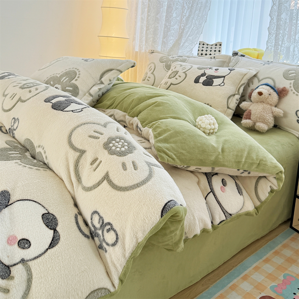 91家纺网 家纺一手货源 找家纺 曼町家居 2025新款雪花绒四件套 熊猫宝贝