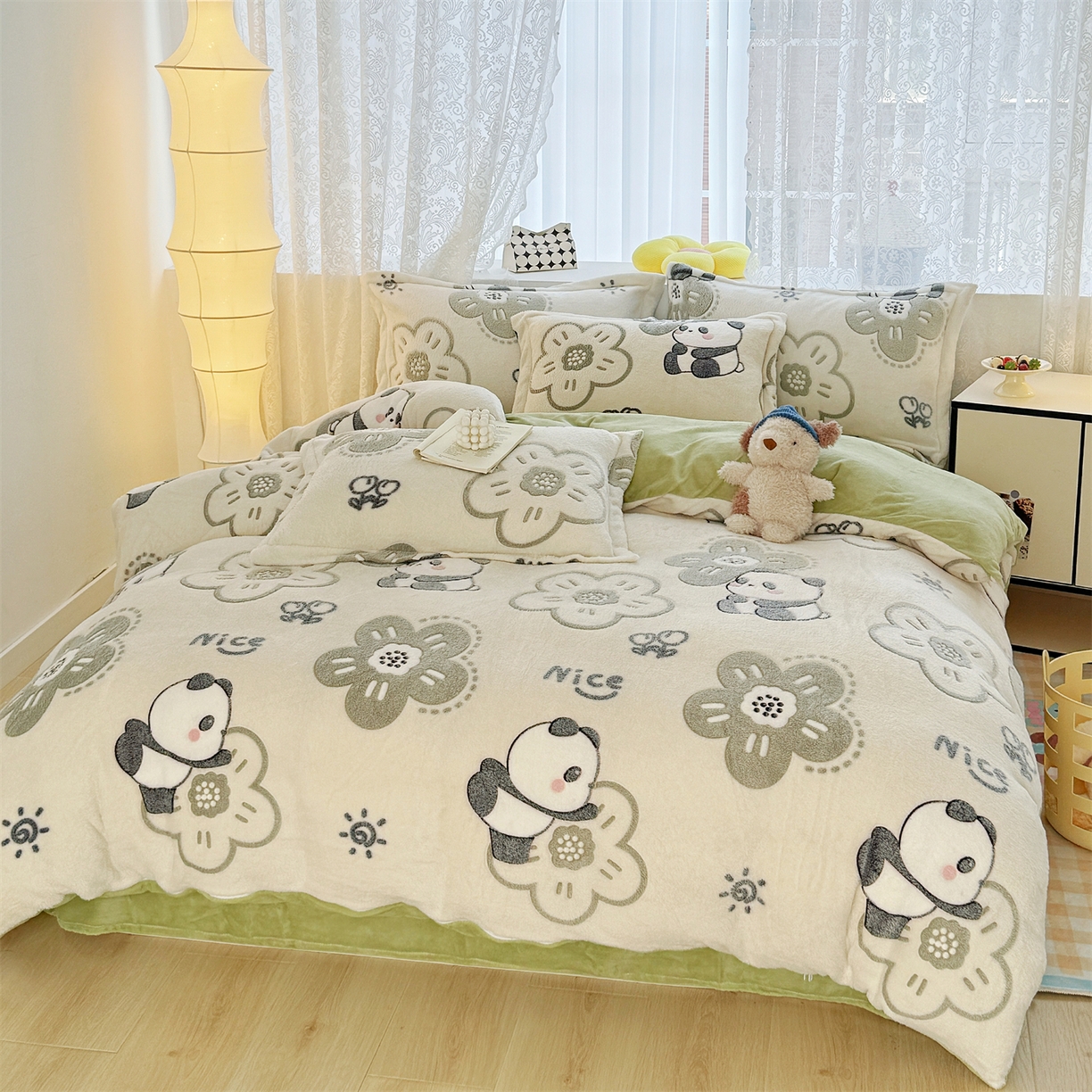 91家纺网 家纺一手货源 找家纺 曼町家居 2025新款雪花绒四件套 熊猫宝贝