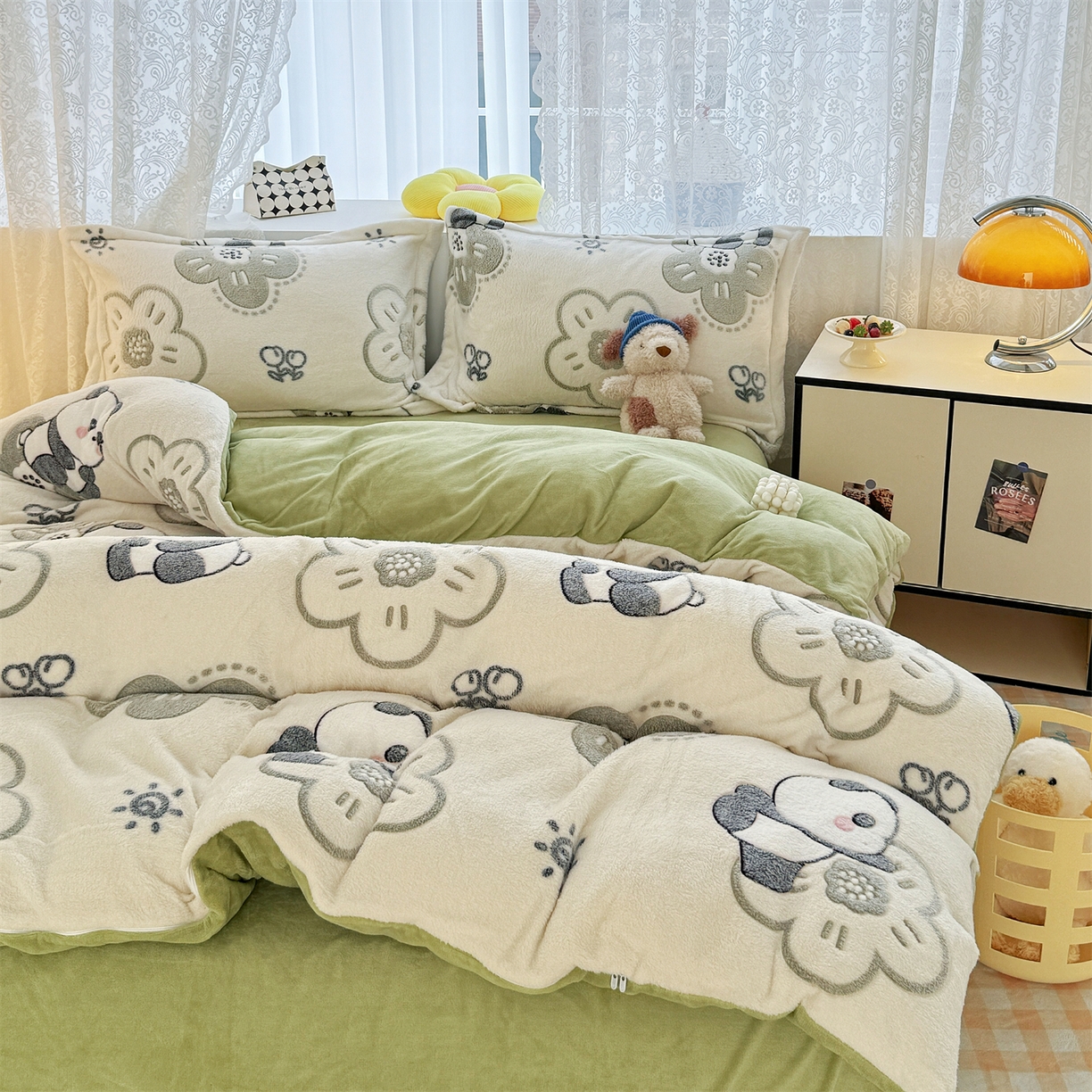 91家纺网 家纺一手货源 找家纺 曼町家居 2025新款雪花绒四件套 熊猫宝贝