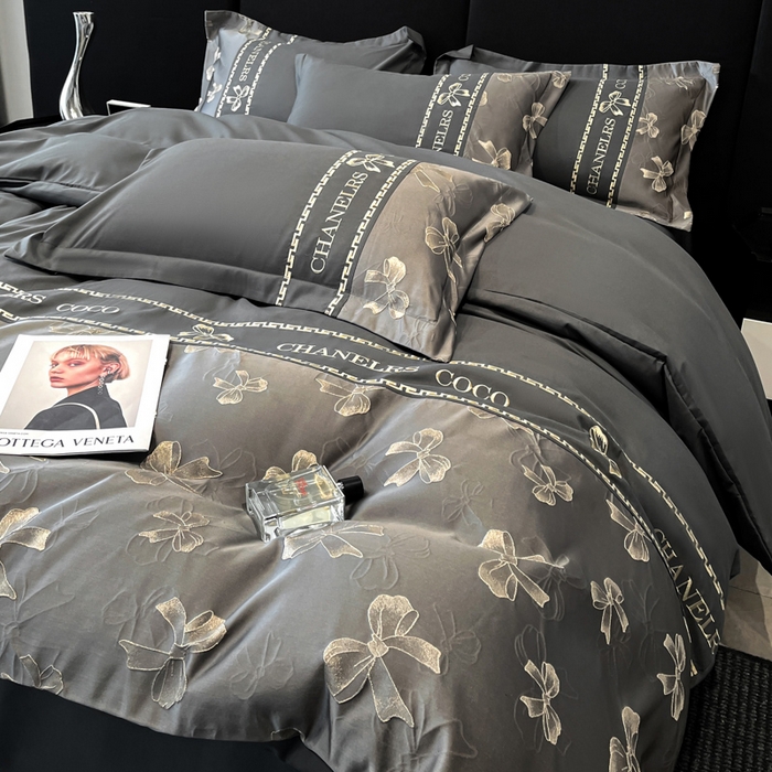 91家纺网 家纺一手货源 找家纺 千希家纺 2025新款彩金浮雕四件套-简奢系列 简奢-高级灰