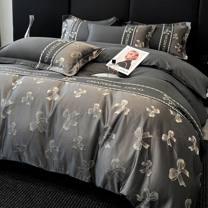 91家纺网 家纺一手货源 找家纺 千希家纺 2025新款彩金浮雕四件套-简奢系列 简奢-高级灰