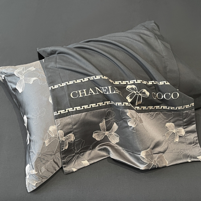 91家纺网 家纺一手货源 找家纺 千希家纺 2025新款彩金浮雕四件套-简奢系列 简奢-高级灰