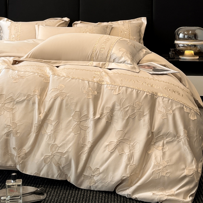 91家纺网 家纺一手货源 找家纺 千希家纺 2025新款彩金浮雕四件套-简奢系列 简奢-香槟金