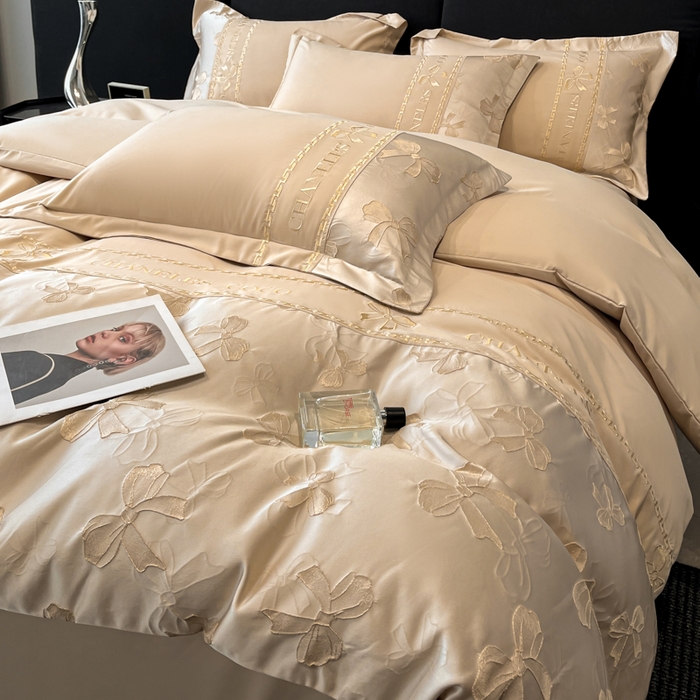 91家纺网 家纺一手货源 找家纺 千希家纺 2025新款彩金浮雕四件套-简奢系列 简奢-香槟金