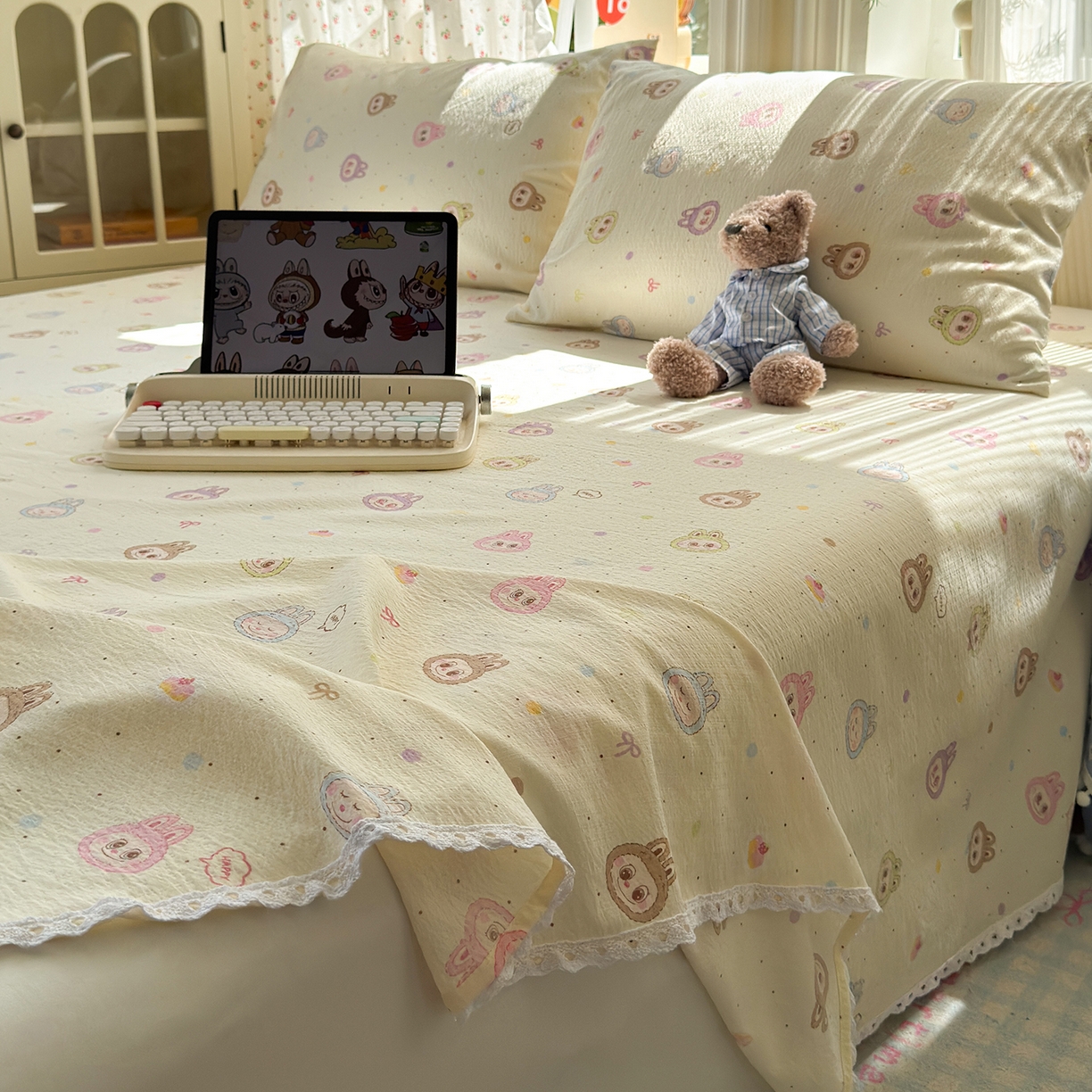 91家纺网 家纺一手货源 找家纺 沐芷 2025 A类双层纱花边床单单件 单人双人床单三件套 绒暖时光