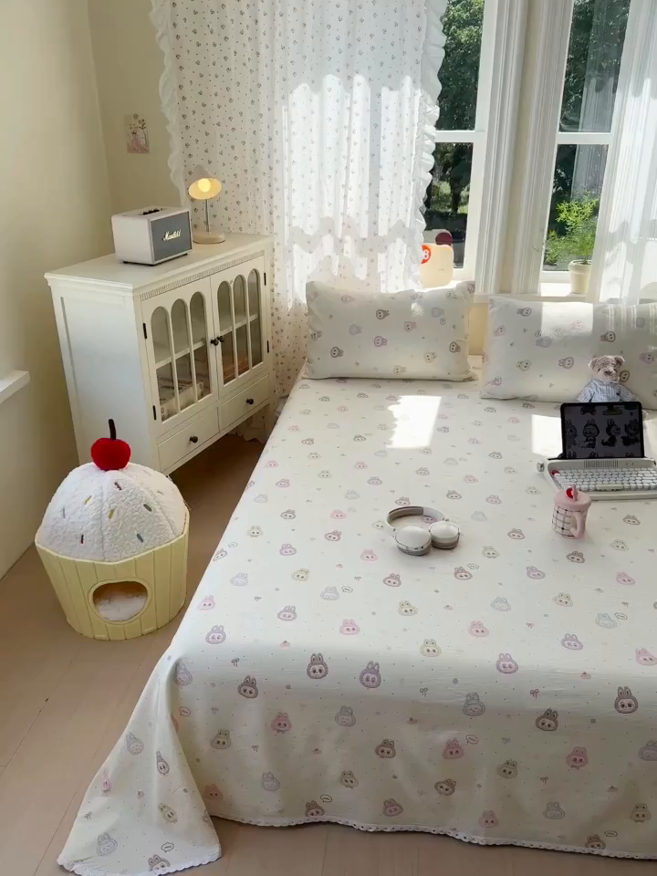 91家纺网 家纺一手货源 找家纺 沐芷 2025 A类双层纱花边床单单件 单人双人床单三件套 绒暖时光