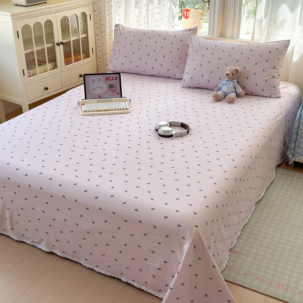 91家纺网 家纺一手货源 找家纺 沐芷 2025 A类双层纱花边床单单件 单人双人床单三件套 小紫情调