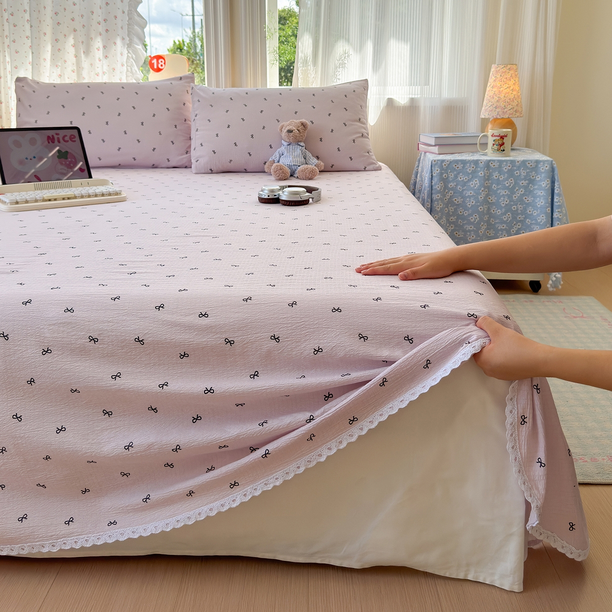 91家纺网 家纺一手货源 找家纺 沐芷 2025 A类双层纱花边床单单件 单人双人床单三件套 小紫情调