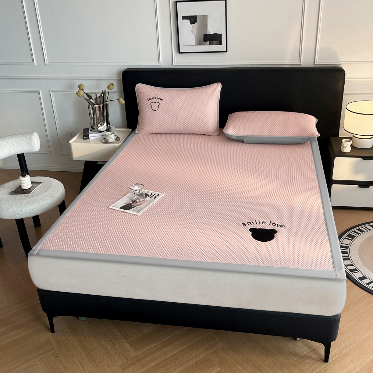 91家纺网 家纺一手货源 找家纺 奇丝雅2025新款冰豆豆凉席冰丝床单单件冰丝席家用单人学生宿舍上下铺寝室-成人款 八宝熊  -粉