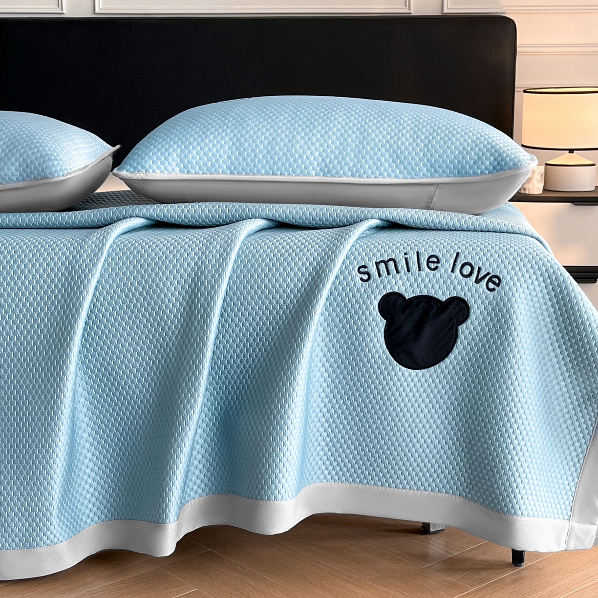 91家纺网 家纺一手货源 找家纺 奇丝雅2025新款冰豆豆凉席冰丝床单单件冰丝席家用单人学生宿舍上下铺寝室-成人款 八宝熊  -蓝