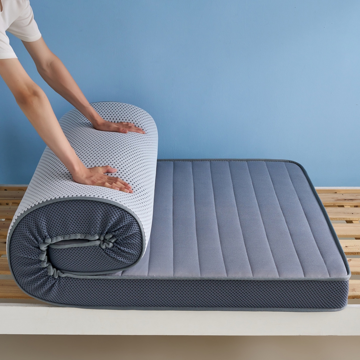 91家纺网 家纺一手货源 找家纺 奇丝雅 2025新款牛奶丝学生宿舍床专用加厚记忆棉海绵立体乳胶床垫【高密记忆棉】牛奶-灰（6公分）