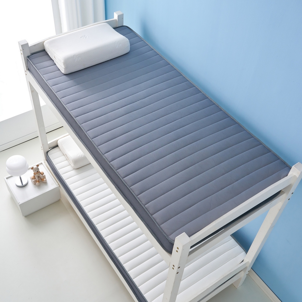 91家纺网 家纺一手货源 找家纺 奇丝雅 2025新款牛奶丝学生宿舍床专用加厚记忆棉海绵立体乳胶床垫【高密记忆棉】牛奶-灰（9公分）