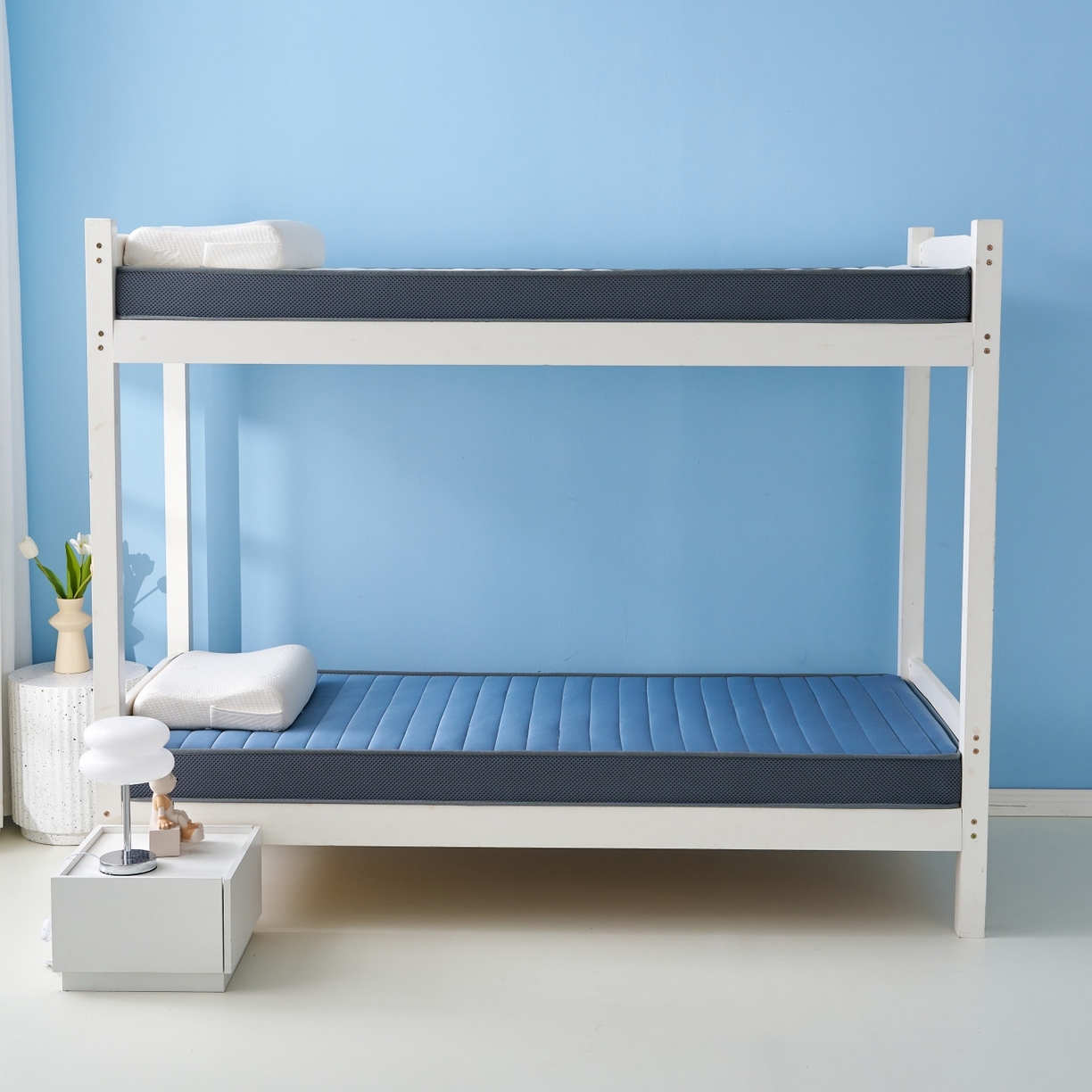 91家纺网 家纺一手货源 找家纺 奇丝雅 2025新款牛奶丝学生宿舍床专用加厚记忆棉海绵立体乳胶床垫【高密记忆棉】牛奶-灰蓝（9公分）