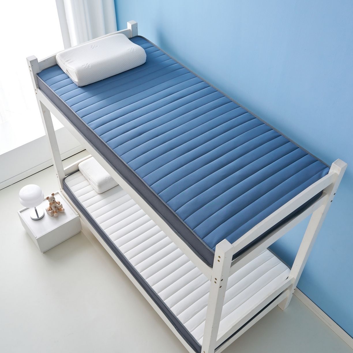 91家纺网 家纺一手货源 找家纺 奇丝雅 2025新款牛奶丝学生宿舍床专用加厚记忆棉海绵立体乳胶床垫【高密记忆棉】牛奶-灰蓝（9公分）