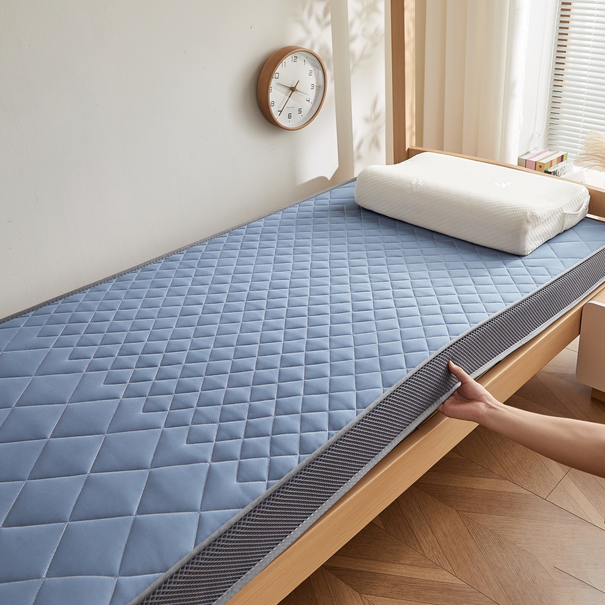 91家纺网 家纺一手货源 找家纺 奇丝雅 2025新款牛奶丝学生宿舍床上下铺专用加厚记忆棉海绵立体乳胶床垫【高密记忆棉】菱格-灰（6公分）