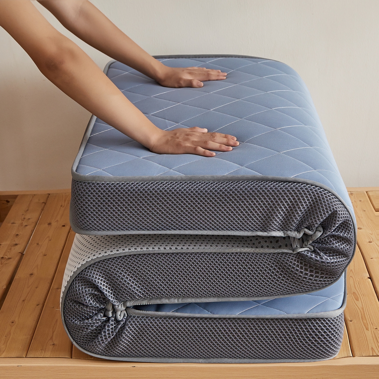 91家纺网 家纺一手货源 找家纺 奇丝雅 2025新款牛奶丝学生宿舍床上下铺专用加厚记忆棉海绵立体乳胶床垫【高密记忆棉】菱格-灰（6公分）