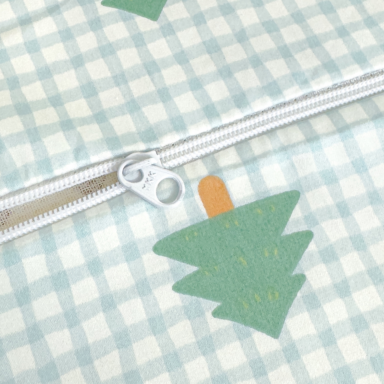 91家纺网 家纺一手货源 找家纺 良佐生活 2025新款A类60s全棉贡缎乳胶枕套 滑板恐龙