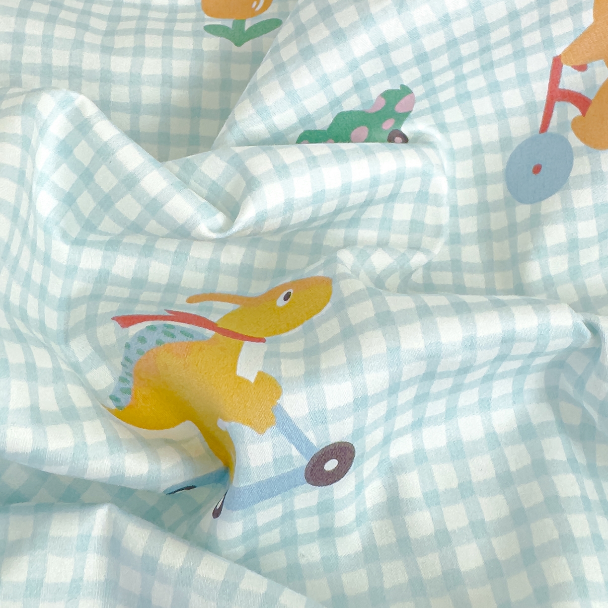 91家纺网 家纺一手货源 找家纺 良佐生活 2025新款A类60s全棉贡缎乳胶枕套 滑板恐龙