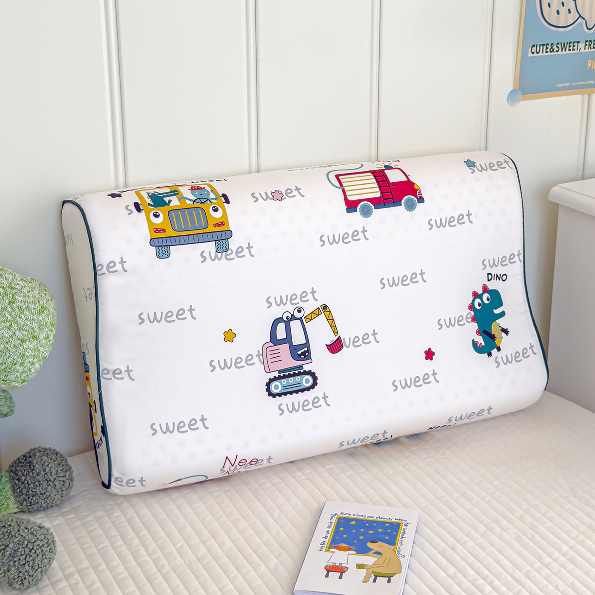 91家纺网 家纺一手货源 找家纺 良佐生活 2025新款A类60s全棉贡缎乳胶枕套 恐龙滴滴车