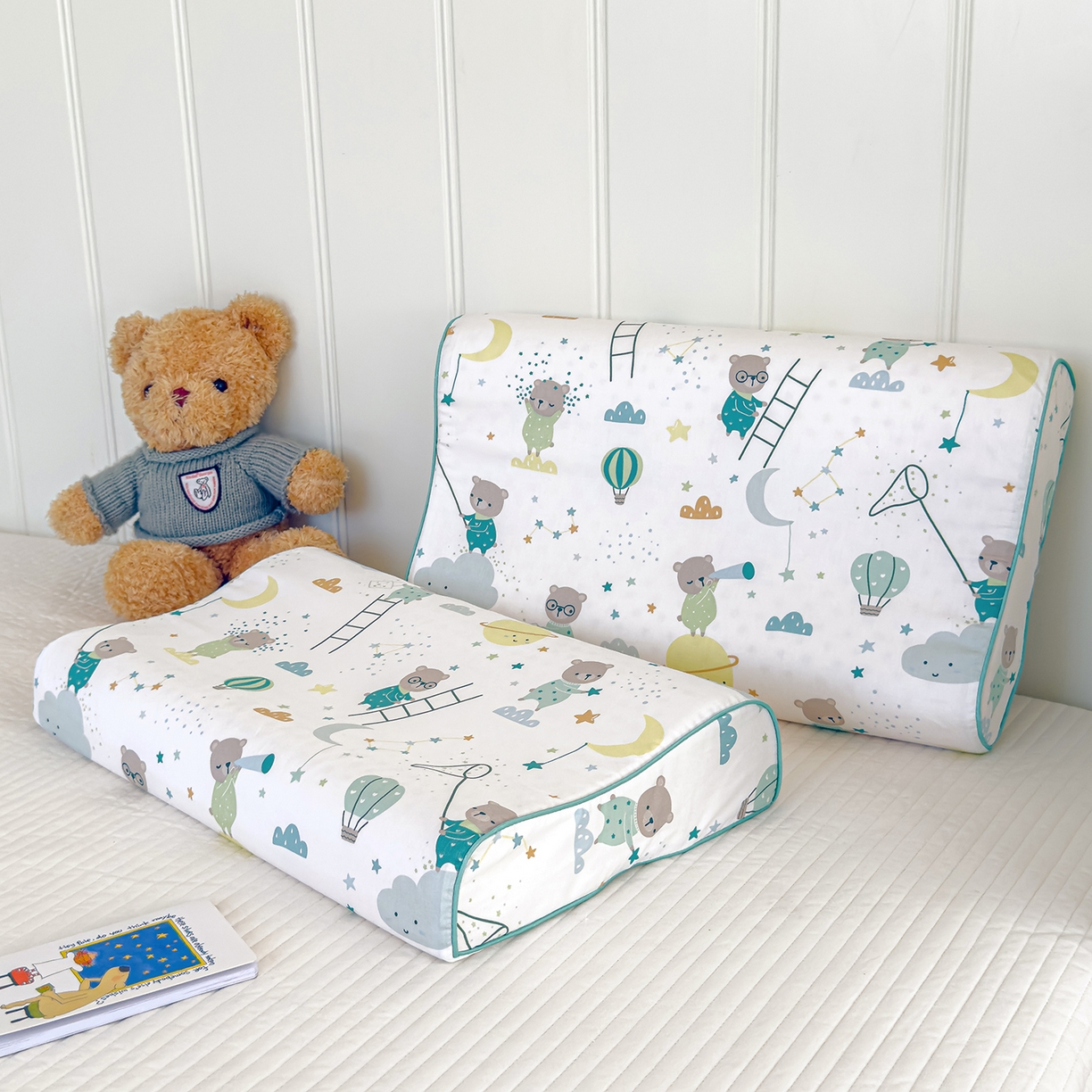 91家纺网 家纺一手货源 找家纺 良佐生活 2025新款A类60s全棉贡缎乳胶枕套 小熊探月