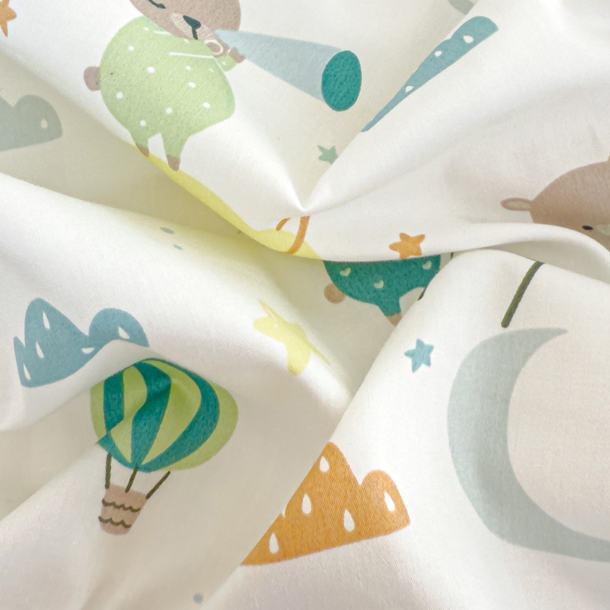 91家纺网 家纺一手货源 找家纺 良佐生活 2025新款A类60s全棉贡缎乳胶枕套 小熊探月