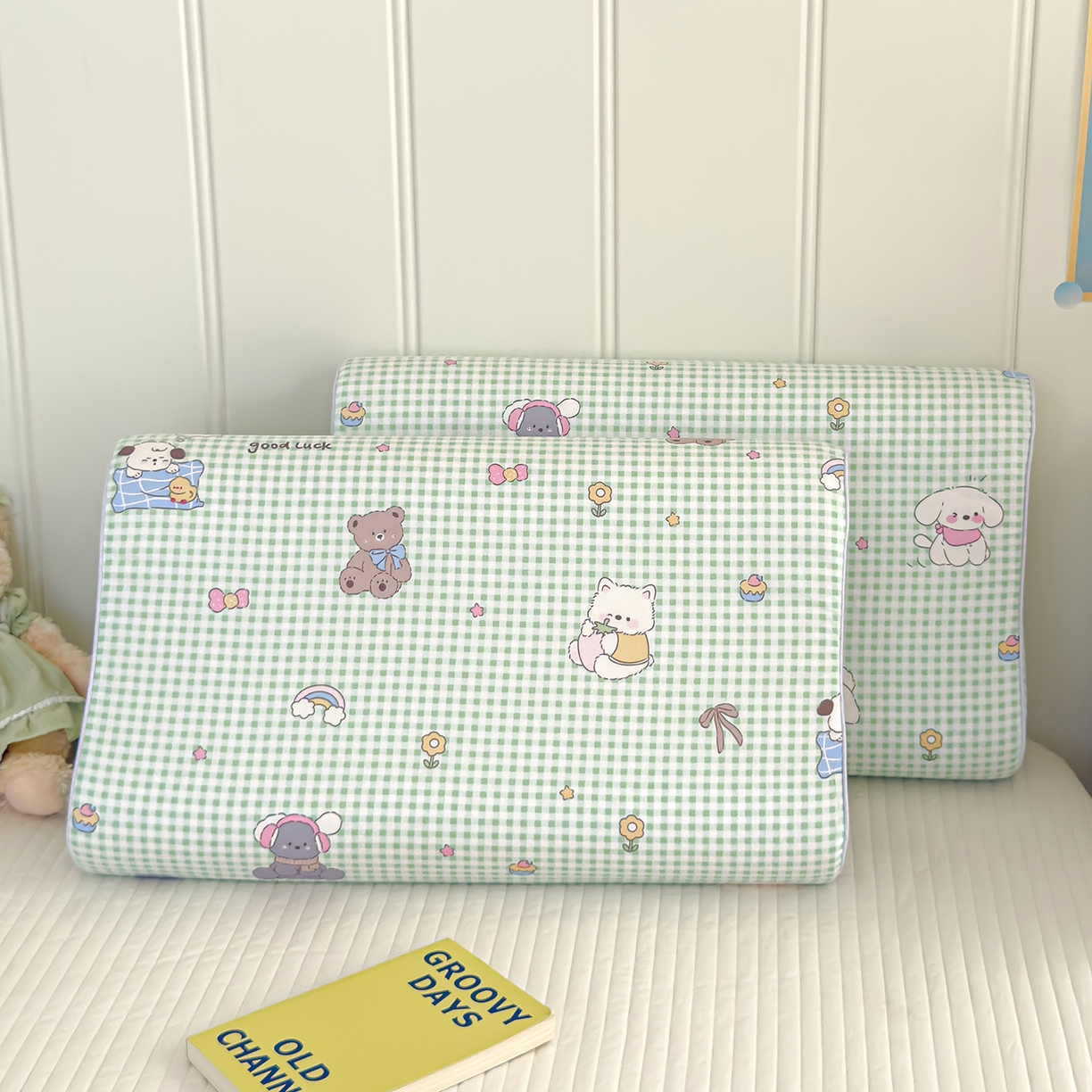 91家纺网 家纺一手货源 找家纺 良佐生活 2025新款A类60s全棉贡缎乳胶枕套 萌宠派对