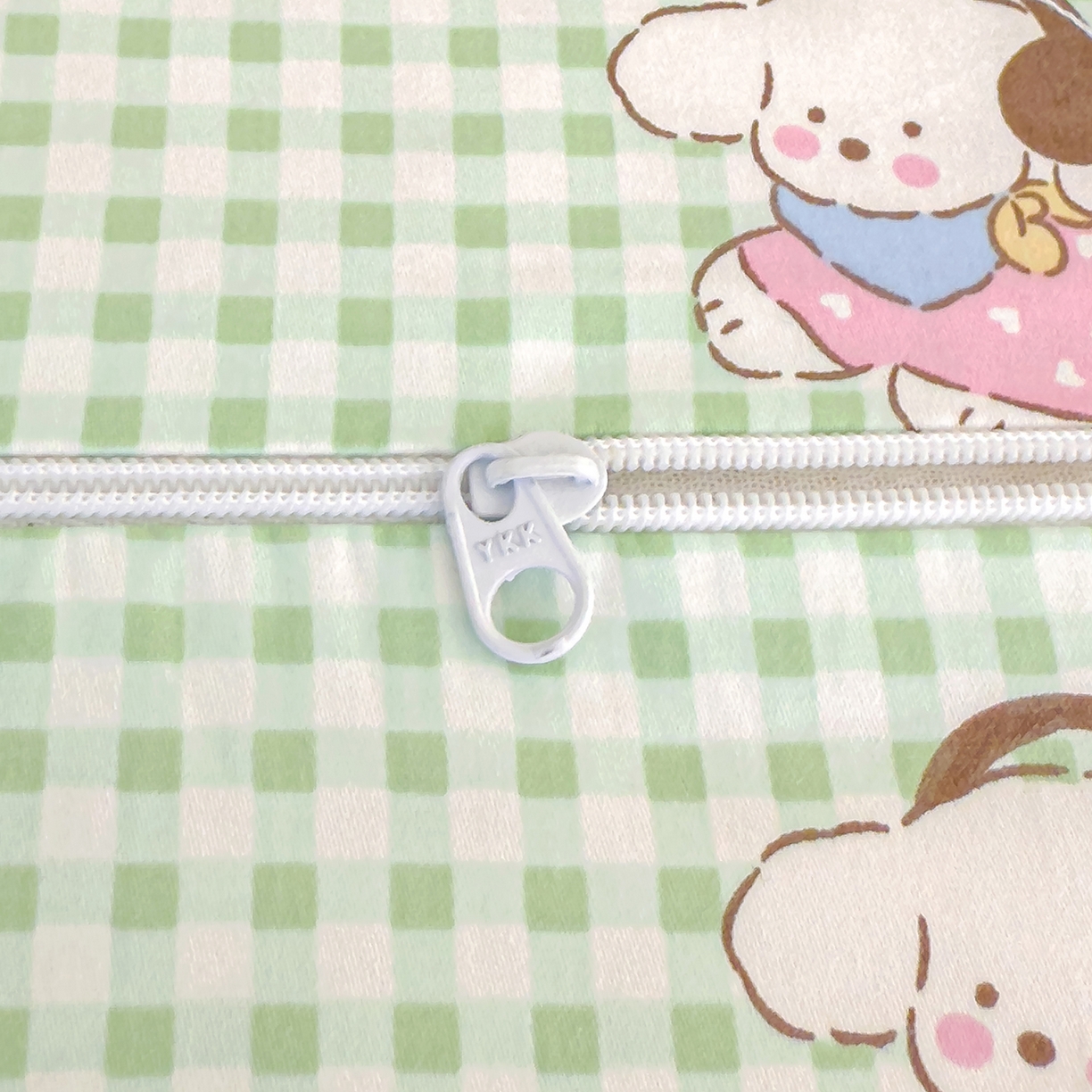 91家纺网 家纺一手货源 找家纺 良佐生活 2025新款A类60s全棉贡缎乳胶枕套 萌宠派对