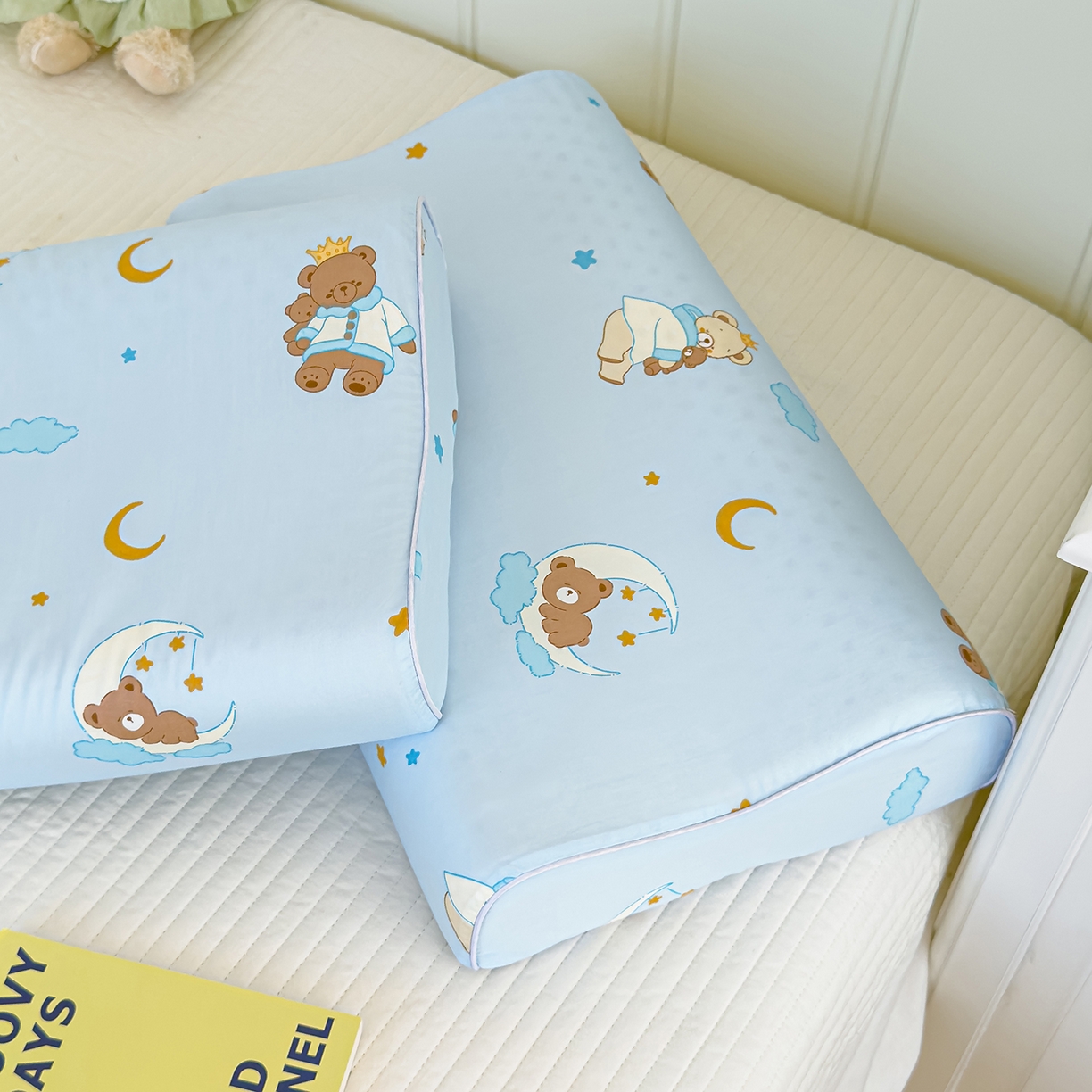 91家纺网 家纺一手货源 找家纺 良佐生活 2025新款A类60s全棉贡缎乳胶枕套 晚安熊宝