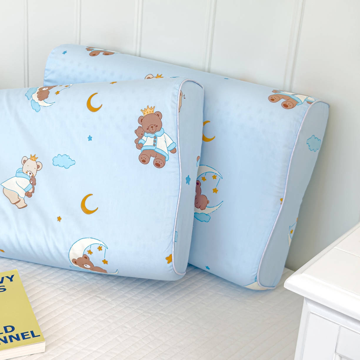 91家纺网 家纺一手货源 找家纺 良佐生活 2025新款A类60s全棉贡缎乳胶枕套 晚安熊宝