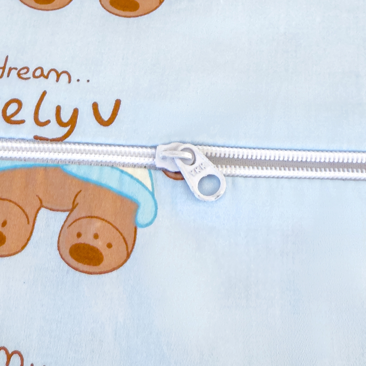 91家纺网 家纺一手货源 找家纺 良佐生活 2025新款A类60s全棉贡缎乳胶枕套 晚安熊宝