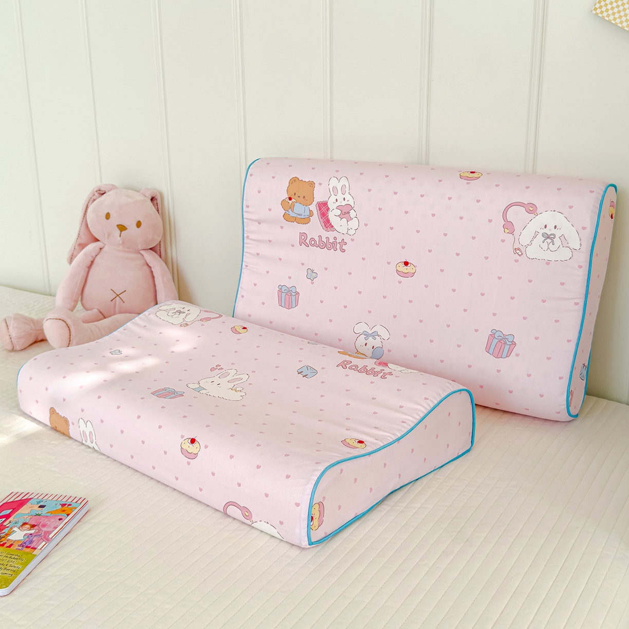 91家纺网 家纺一手货源 找家纺 良佐生活 2025新款A类60s全棉贡缎乳胶枕套 甜蜜派