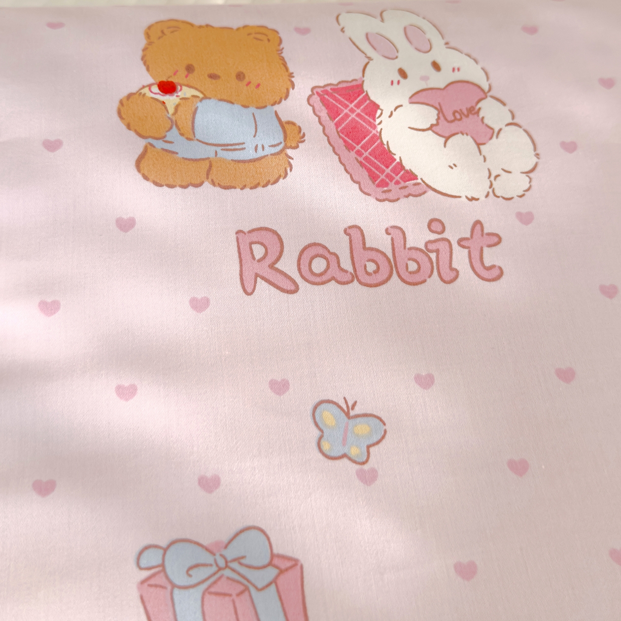 91家纺网 家纺一手货源 找家纺 良佐生活 2025新款A类60s全棉贡缎乳胶枕套 甜蜜派